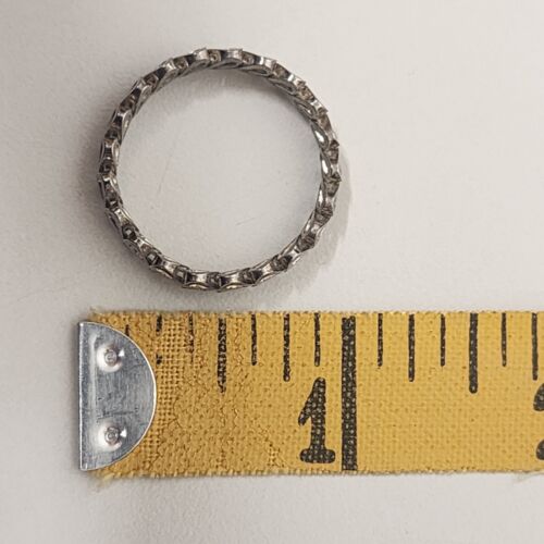 Silver Tone Heart Pattern Ring Vtg Band Style Size 10 Classic Fashion Jewelry