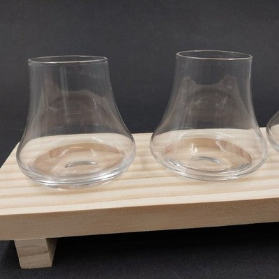 True Spirit Whiskey Tasting Flight Kit 3 Liquor Glasses 5 oz Wooden Tray Footed