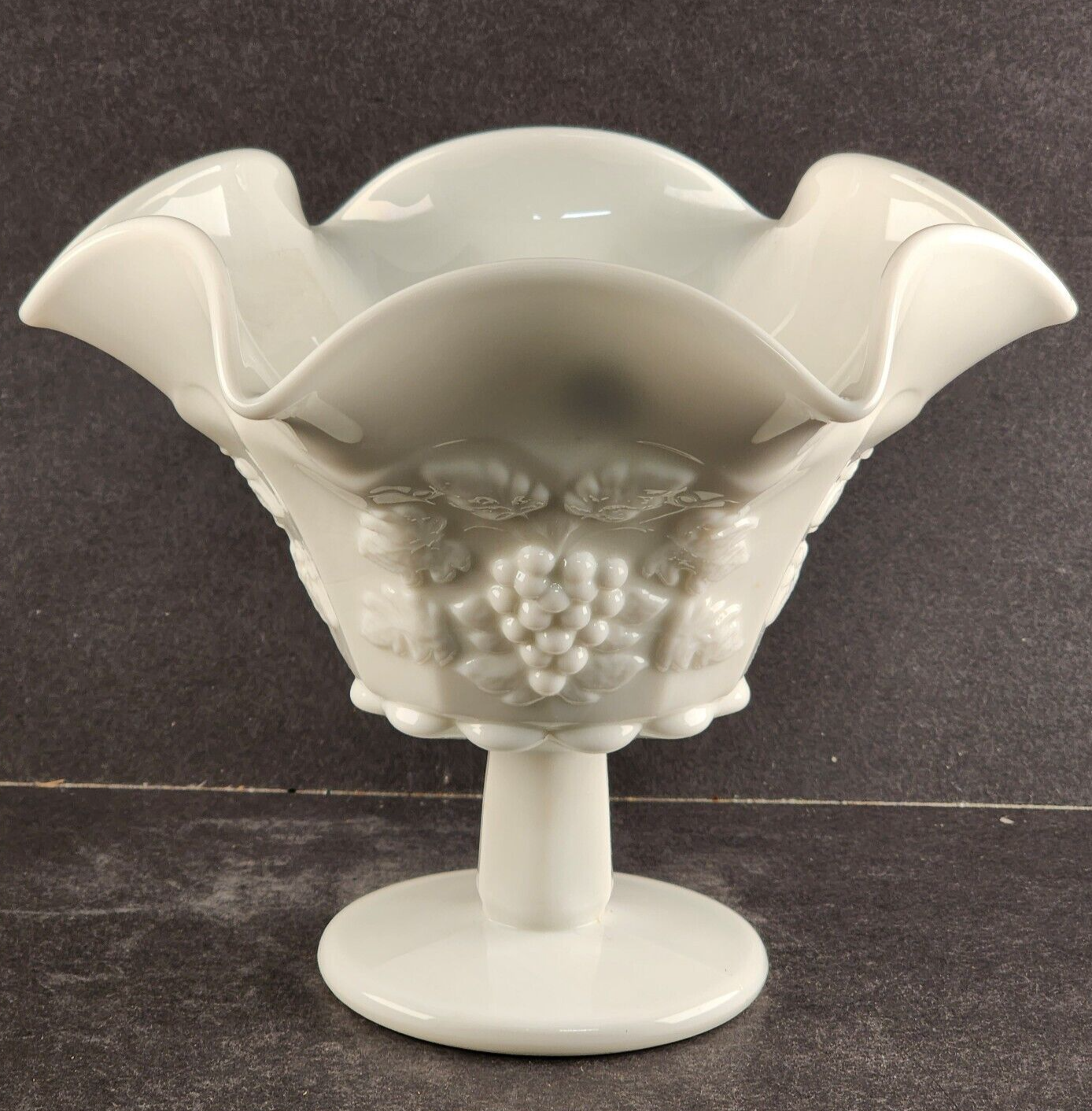 Westmoreland Milk Glass Pedestal 6 Sides Compote White Grape Vines 6¼" Tall EUC