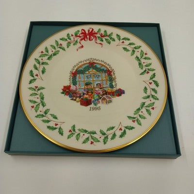 Lenox Annual Holiday Collector Christmas Plate 5th Series 1995 Toy Shop Window