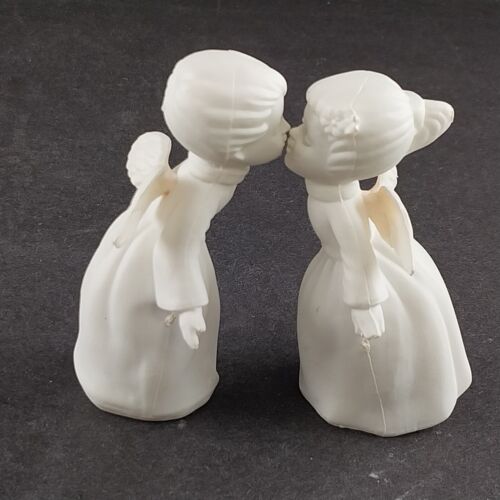 Boy & Girl Kissing Angels Molded Plastic Christmas Collectible Figurines Vtg 3"