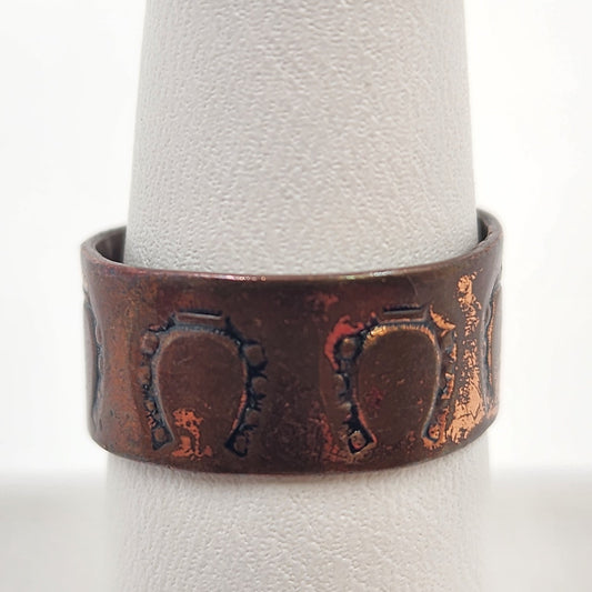 Rustic Copper Band Open Shank Ring with 5 Engraved Horseshoes for Luck