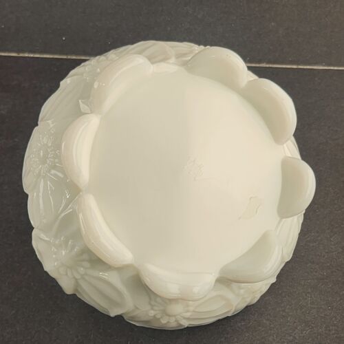 Dogwood Floral Split Handle Basket Candy Dish Westmoreland White Milk Glass 5"d