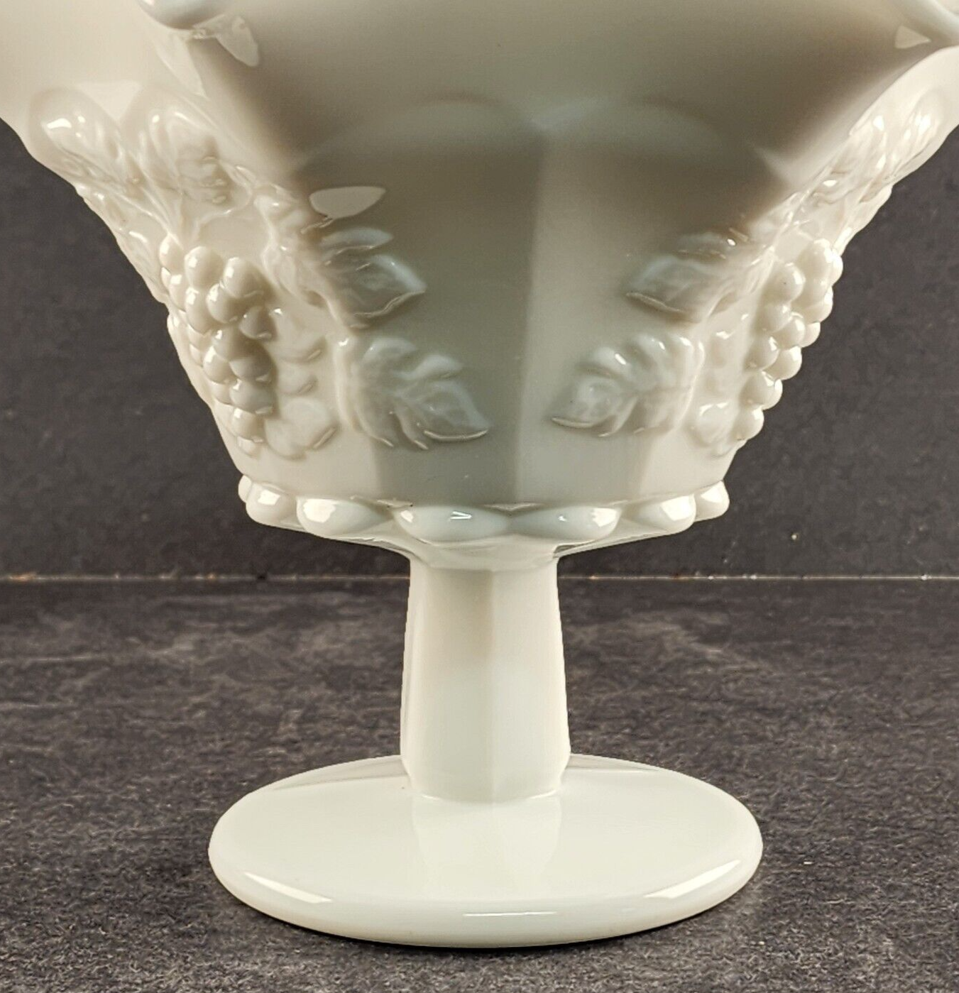 Westmoreland Milk Glass Pedestal 6 Sides Compote White Grape Vines 6¼" Tall EUC