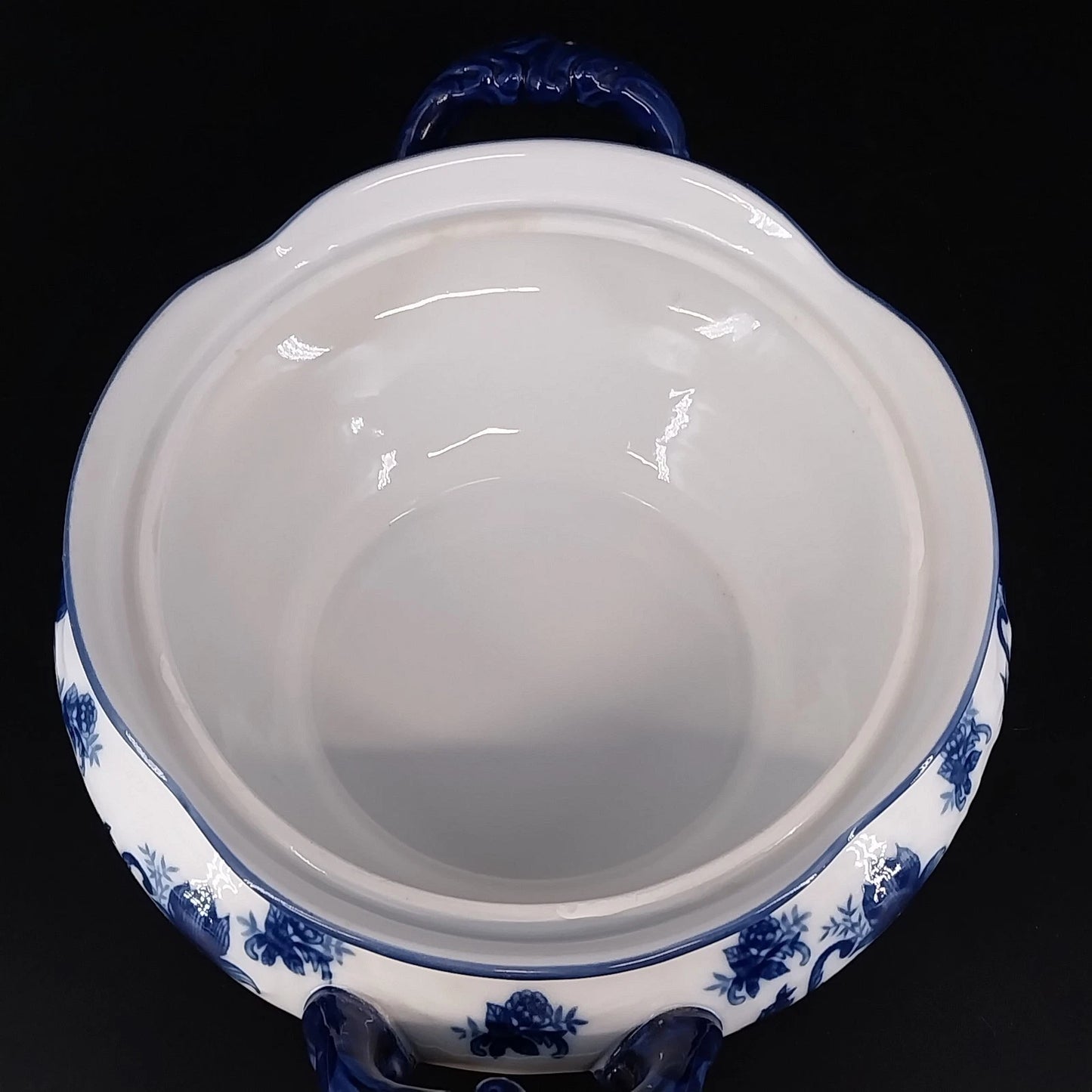 Cracker Barrel Blue White Floral Soup Tureen Serving Bowl with Lid Porcelain Vtg