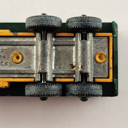 Matchbox Series No 4 Stake Truck Yellow Cab Green Bed Black Tires Lesney England