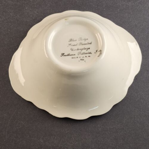 Blue Ridge Southern Pottery Beth Pattern Lugged Cereal Bowl Scalloped 7"