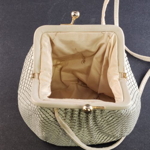 Whiting and Davis White Mesh Hand Bag Purse w Kiss Closure & Shoulder Strap VTG