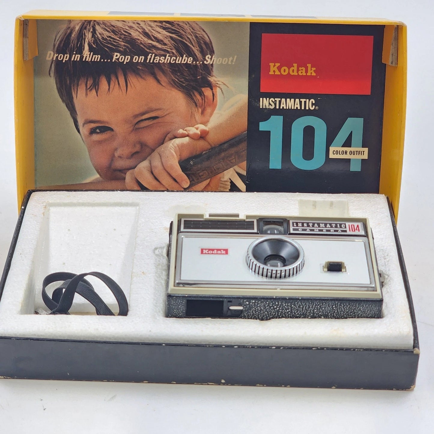 Kodak Instamatic 104 Camera Color Outfit with Flashcube & Original Box 1960s Vtg