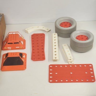 Gabriel Young Erector Set 33005 Incomplete 1973 Gears Toy Ages 3-8 Vintage