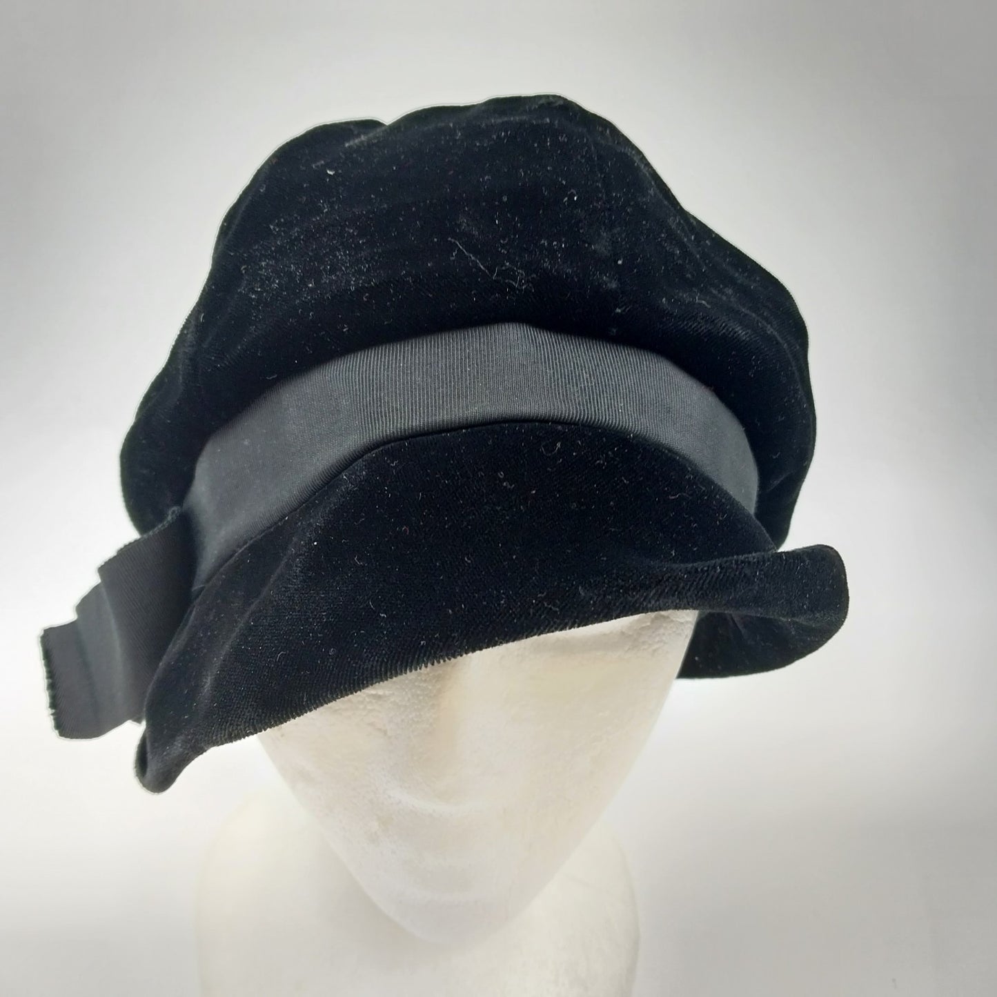 Black Deluxe Velour Cloche Hat Peachbloom w Grosgrain Ribbon Bow Band Polyester