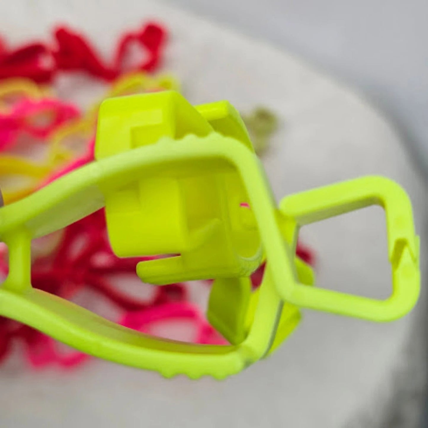Glove Guard Utility Clips Lot 21pc Red Pink Yellow Green WHOLESALE LOT Holder