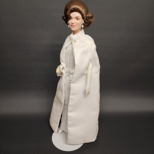 Jacqueline Kennedy Inaugural Ball Porcelain Portrait Doll Franklin Mint