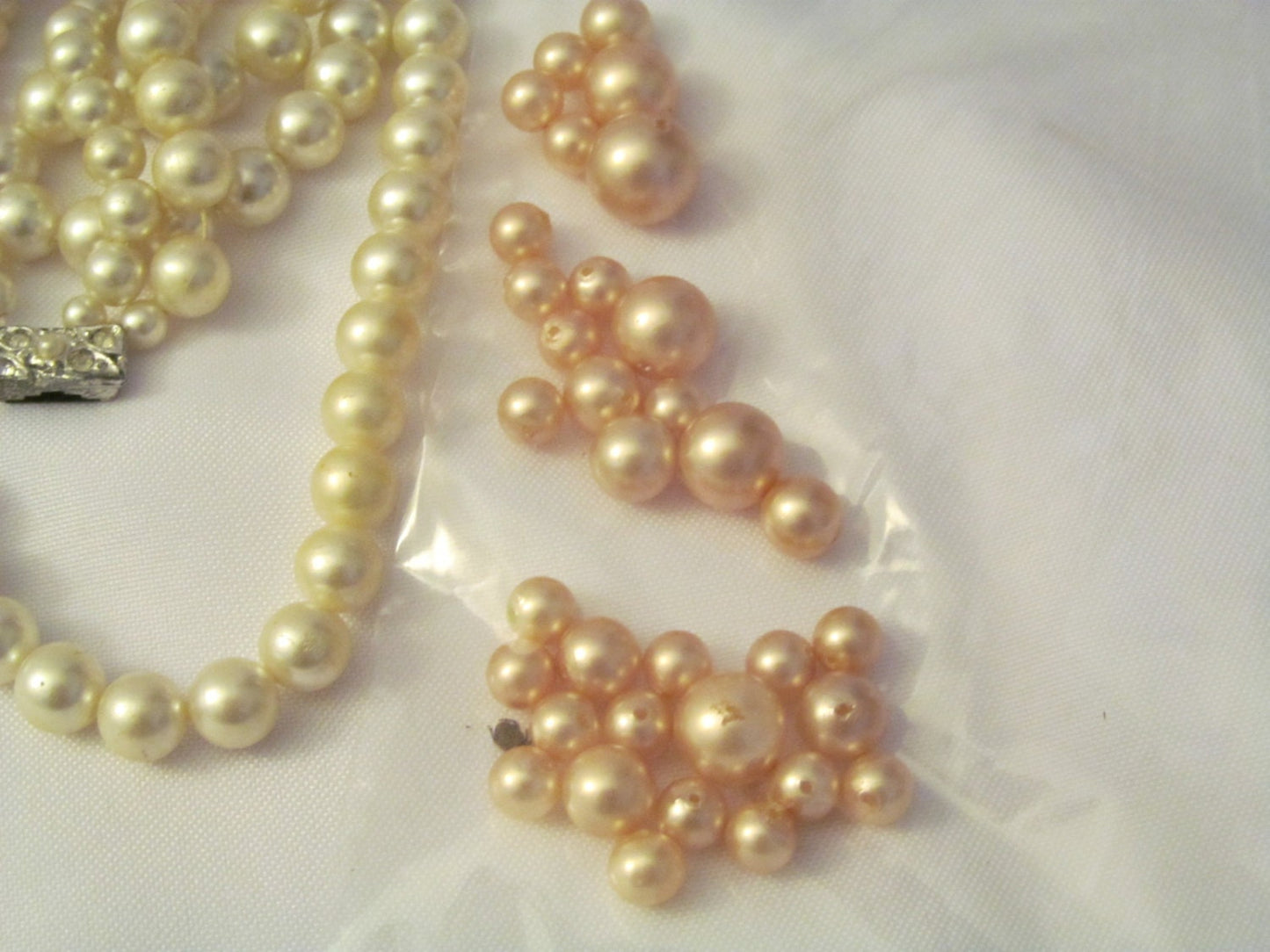 Lot of Vintage Necklaces to use for crafts or repair; Extra beads