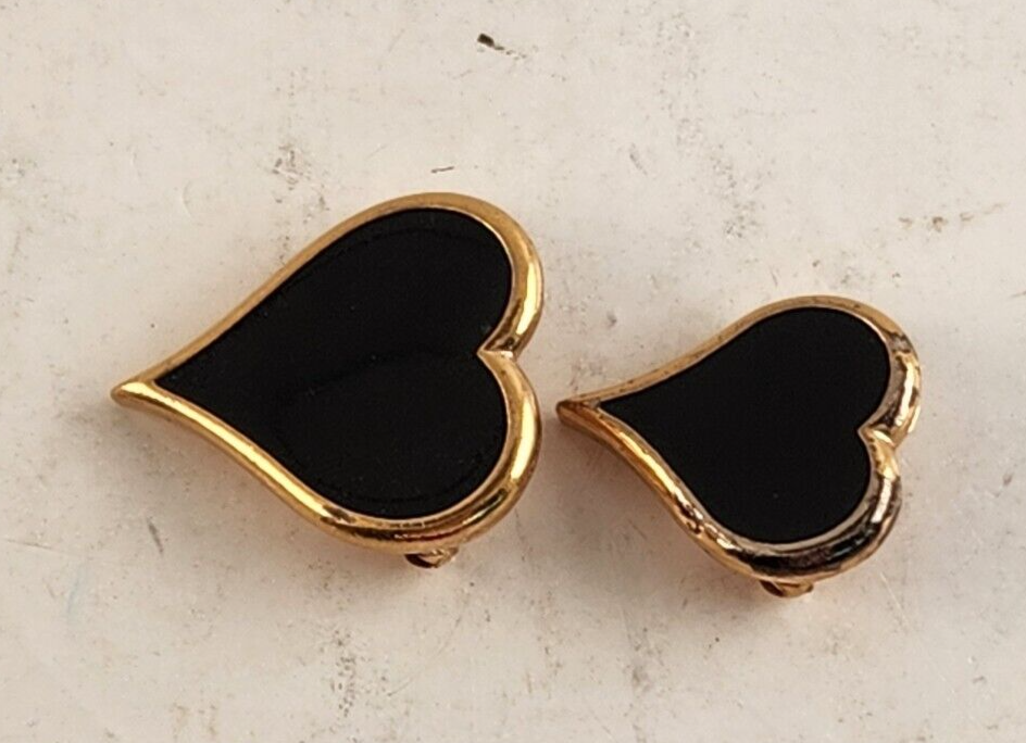 Set Of Two Sarah Coventry Black Heart Shaped Pins W/ Gold Ascents Vintage