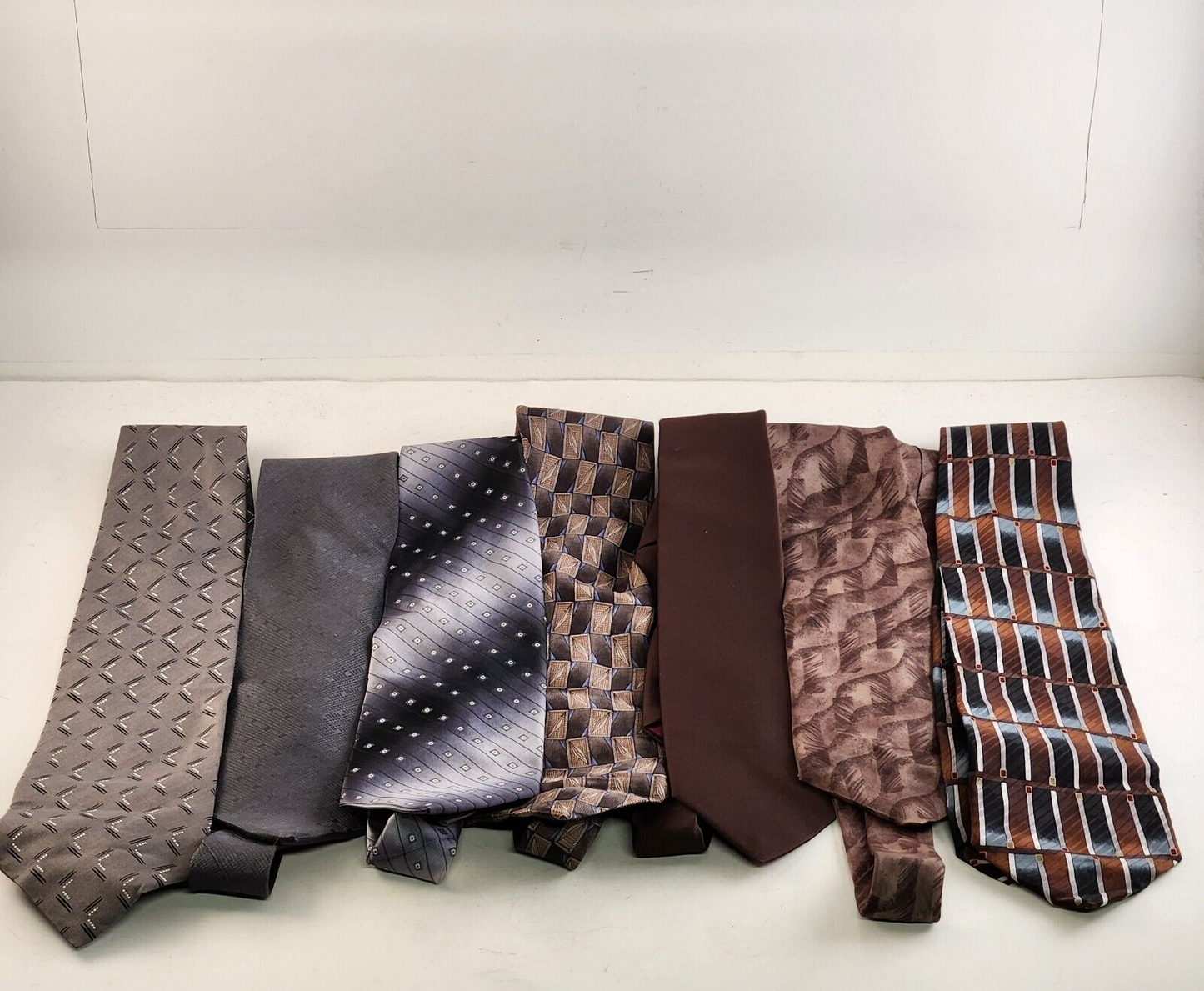 7 Pc Men's Ties 1980s 1990s Necktie Vintage Modern Silk Blowns Grays Print Solid