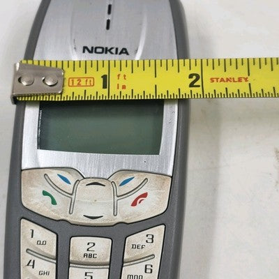 Nokia 2260 Silver Cellphone w Car Charger Battery Vintage Collectors Item As is