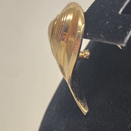 Trifari Gold Tone Leaf Brooch Vintage 2.25" x 2.25" Leaf-Shaped Pin