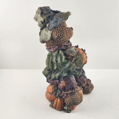 2 Resin Bears Collecting Pumpkins No-Name Brand China 9.75" and 6.75" Figurines
