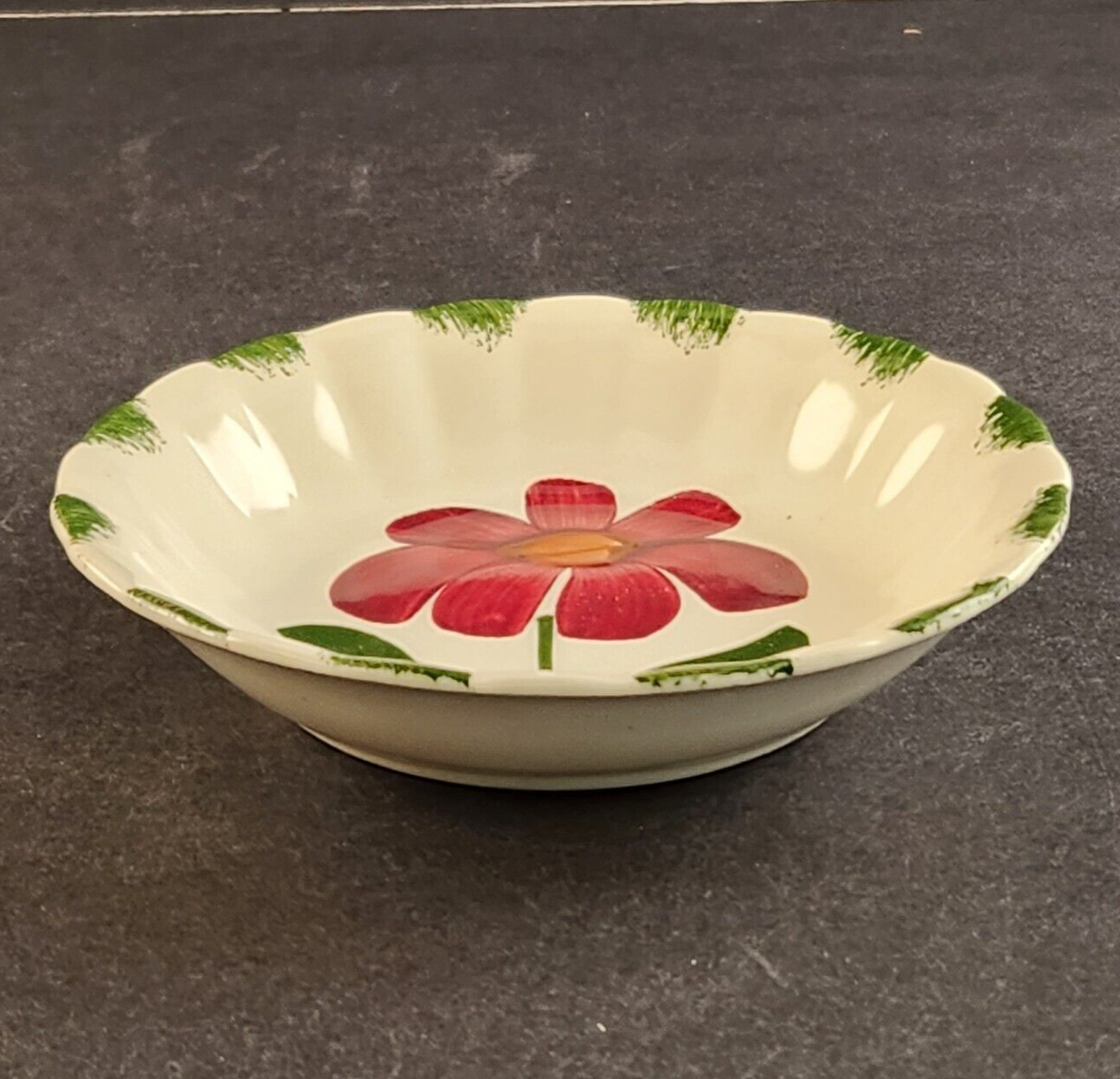 Southern Potteries Blue Ridge Beth Design Hand Painted Desert Bowl 5½"