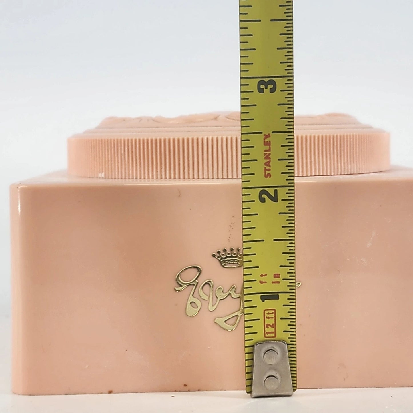 Evyan White Shoulders Pink Powder Box 1960s