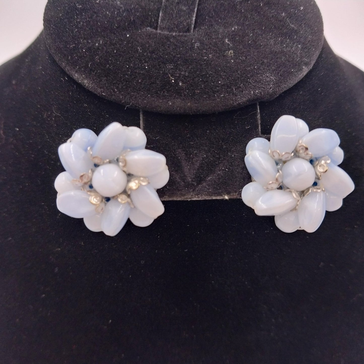 White Oval & Round Beaded with Silver Tone in Flower Shape Push Back Earrings