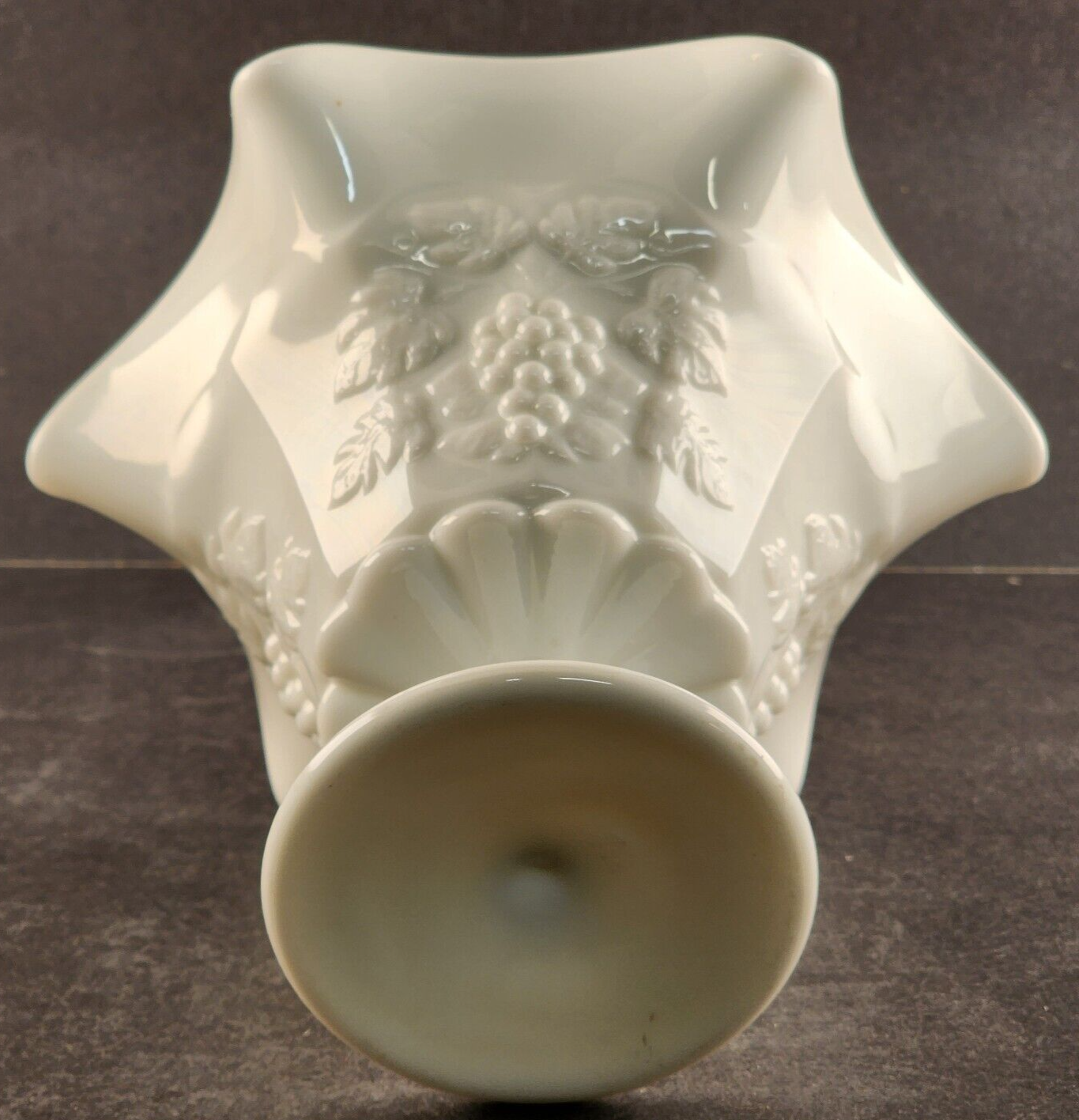 Westmoreland Milk Glass Pedestal 6 Sides Compote White Grape Vines 6¼" Tall EUC