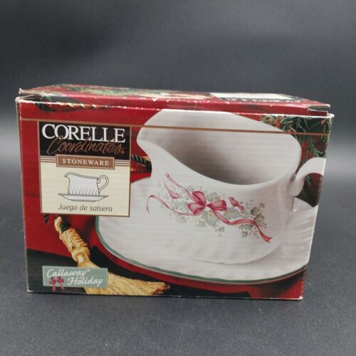 Corelle Coordinates Callaway Holiday Gravy Boat Set Christmas Decor Vintage