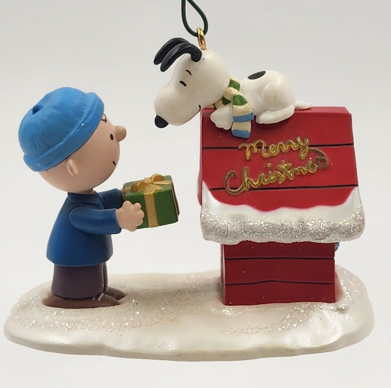 Hallmark Keepsake 2004 Ornament MERRY CHRISTMAS SNOOPY Lighting Effect