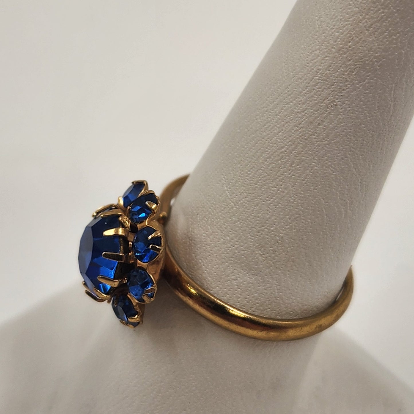 Adjustable Gold Tone Ring Large Blue Rhinestone with Accent Stones Size 9 Vtg