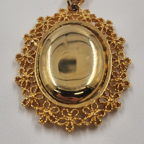 Gold Tone Oval Filigree Pendant Fashion Necklace Rope Chain Spring Ring Clasp