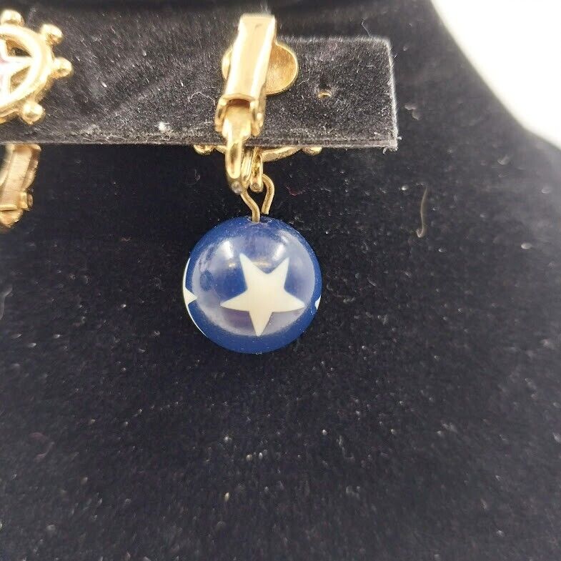 Avon 1993 Patriotic Flag Enamel Star Dangle Pierced Clip Earrings 1.25"