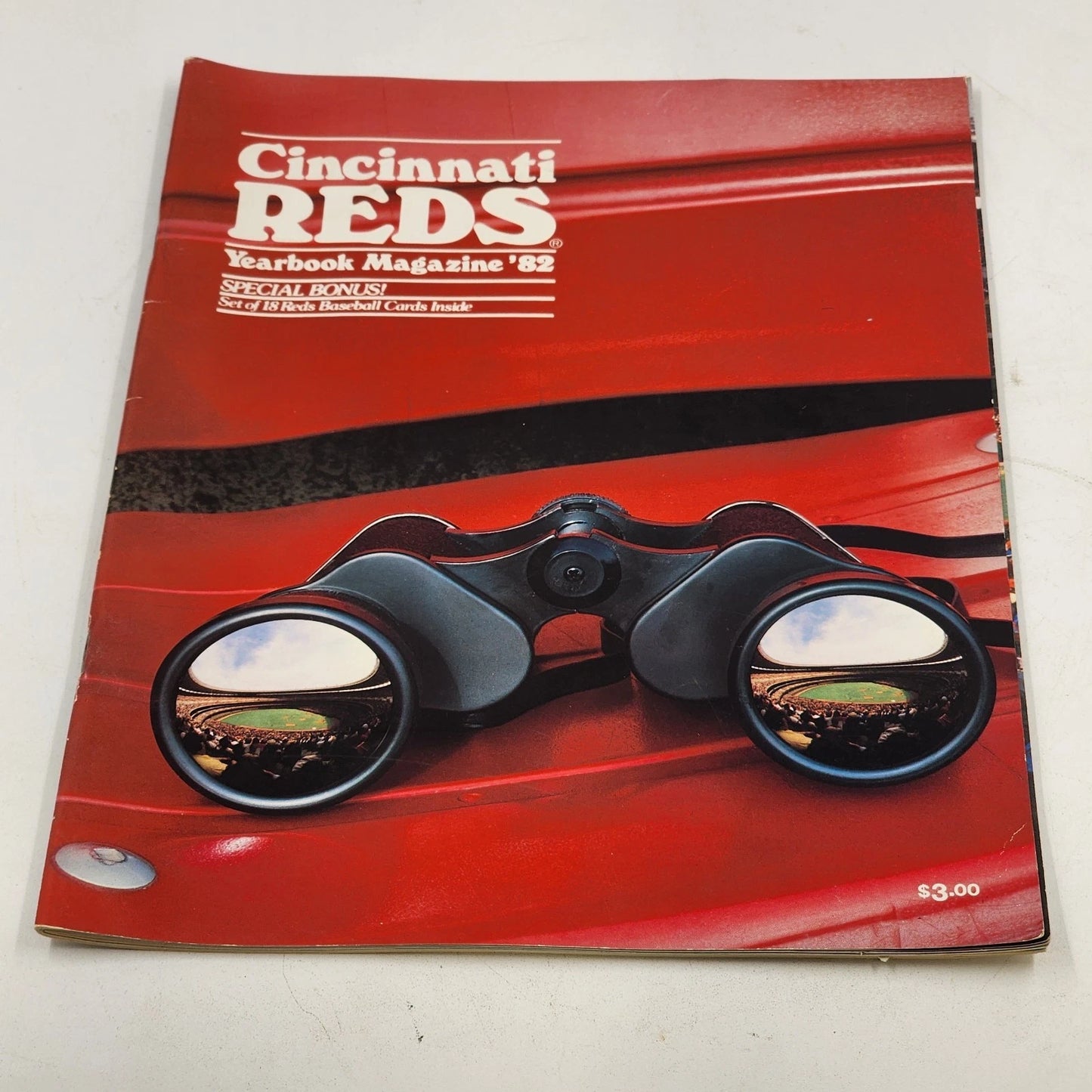 Cincinnati Reds 1982 Yearbook Program Official MLB VTG Magazine Cards Included