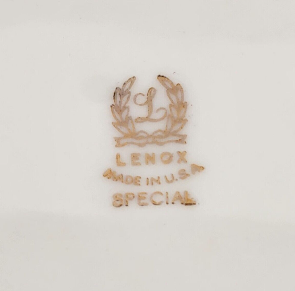 Lenox Special Presidential Holly Dinner Plate Gold Trim 10-5/8" Vintage USA