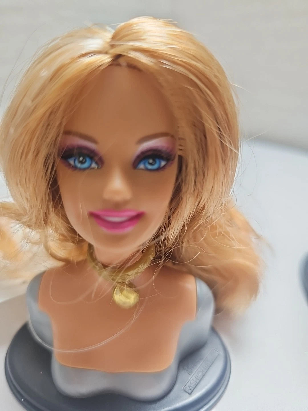 Barbie Styling Head Set 2 Piece Blonde Hair Mattel 2010
