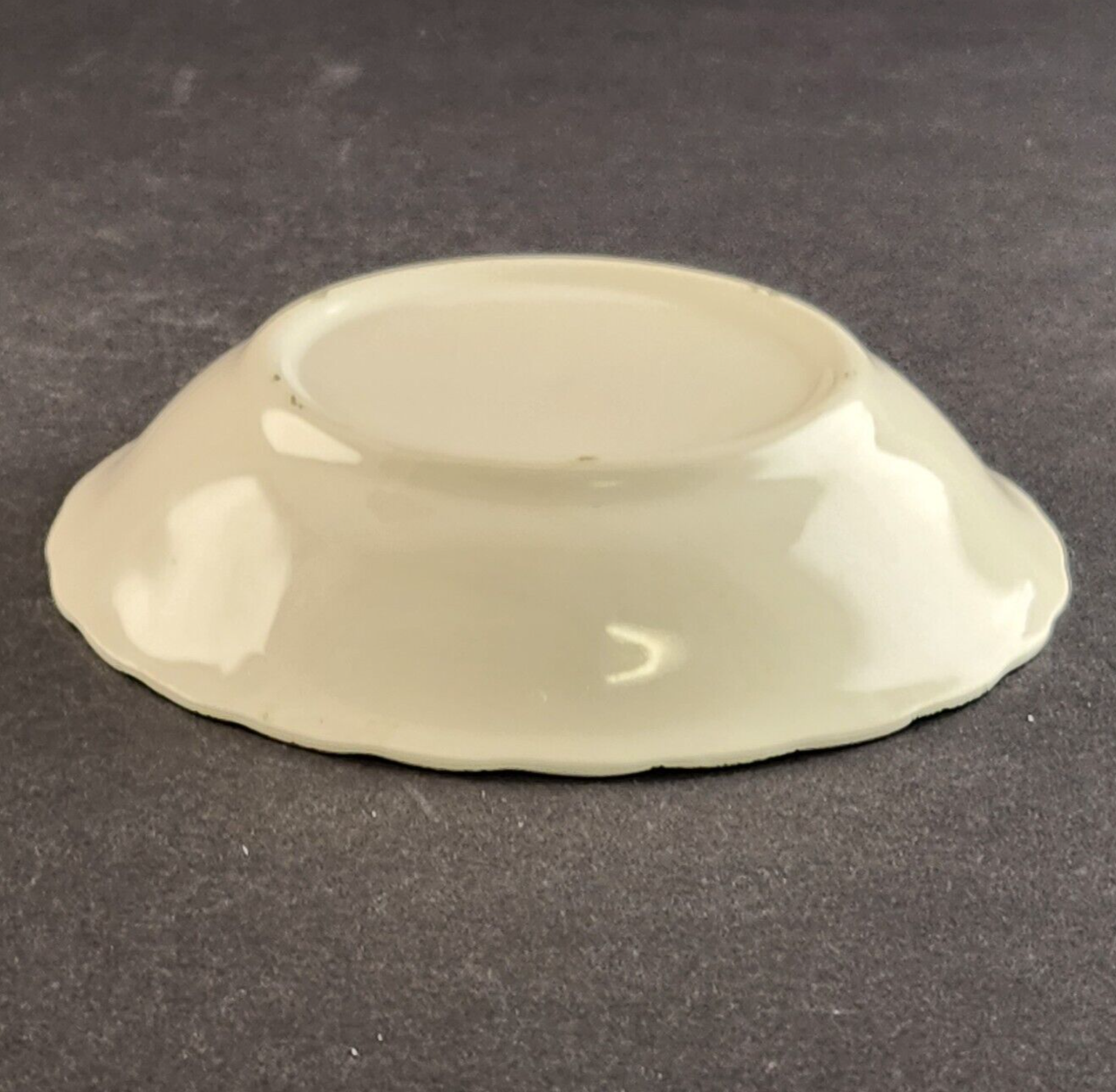 Southern Potteries Blue Ridge Beth Design Hand Painted Desert Bowl 5½"