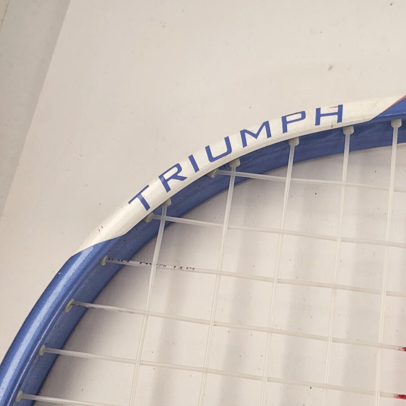 Wilson Tennis Racket Triumph V-Matrix Stop Shock Sleeves Blue L2 4¼ White Grip