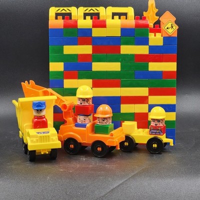Lot of Mega Bloks 190 Building Blocks and 18 Pcs People Cars Equipment & Tools