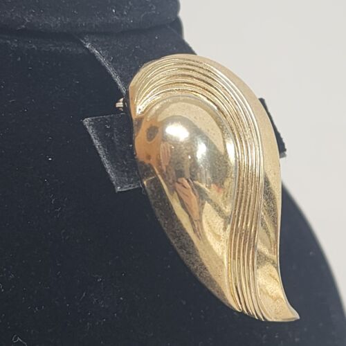 Trifari Gold Tone Leaf Brooch Vintage 2.25" x 2.25" Leaf-Shaped Pin
