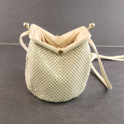Whiting and Davis White Mesh Hand Bag Purse w Kiss Closure & Shoulder Strap VTG