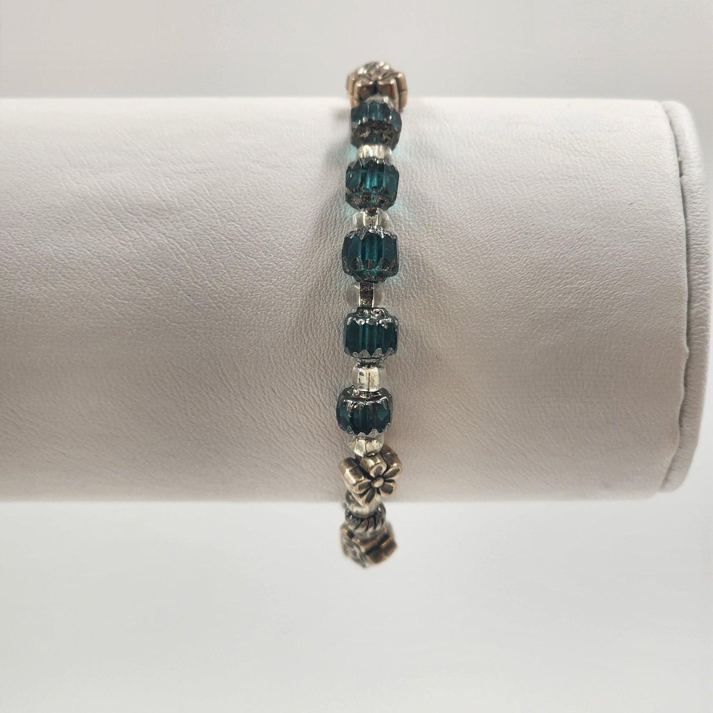 Teal Crystal Glass Rhinestone Bracelet with Gold Tone Floral Round Beaded 7"