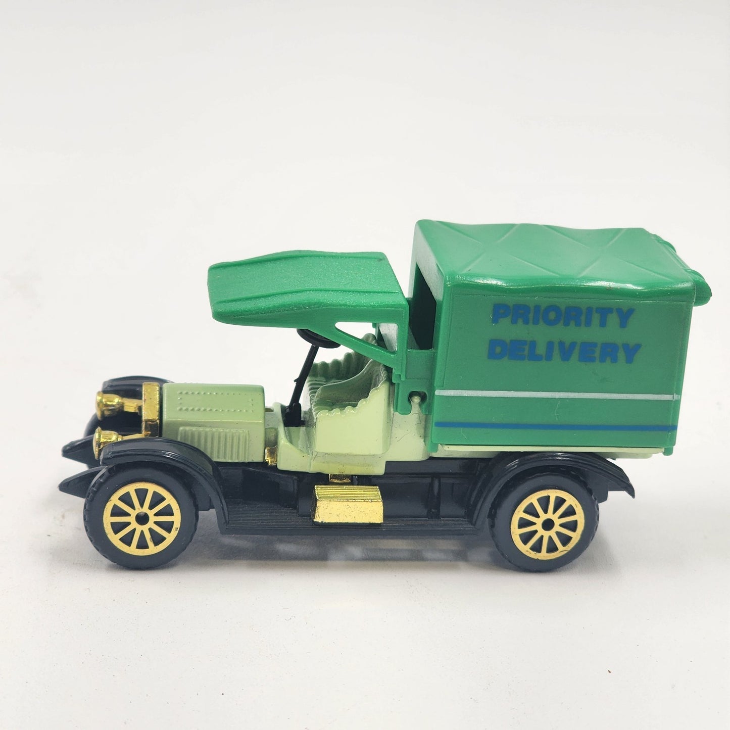 4 Trucks Reader's Digest Collector Set Ambulance Petroleum Delivery Spring Water