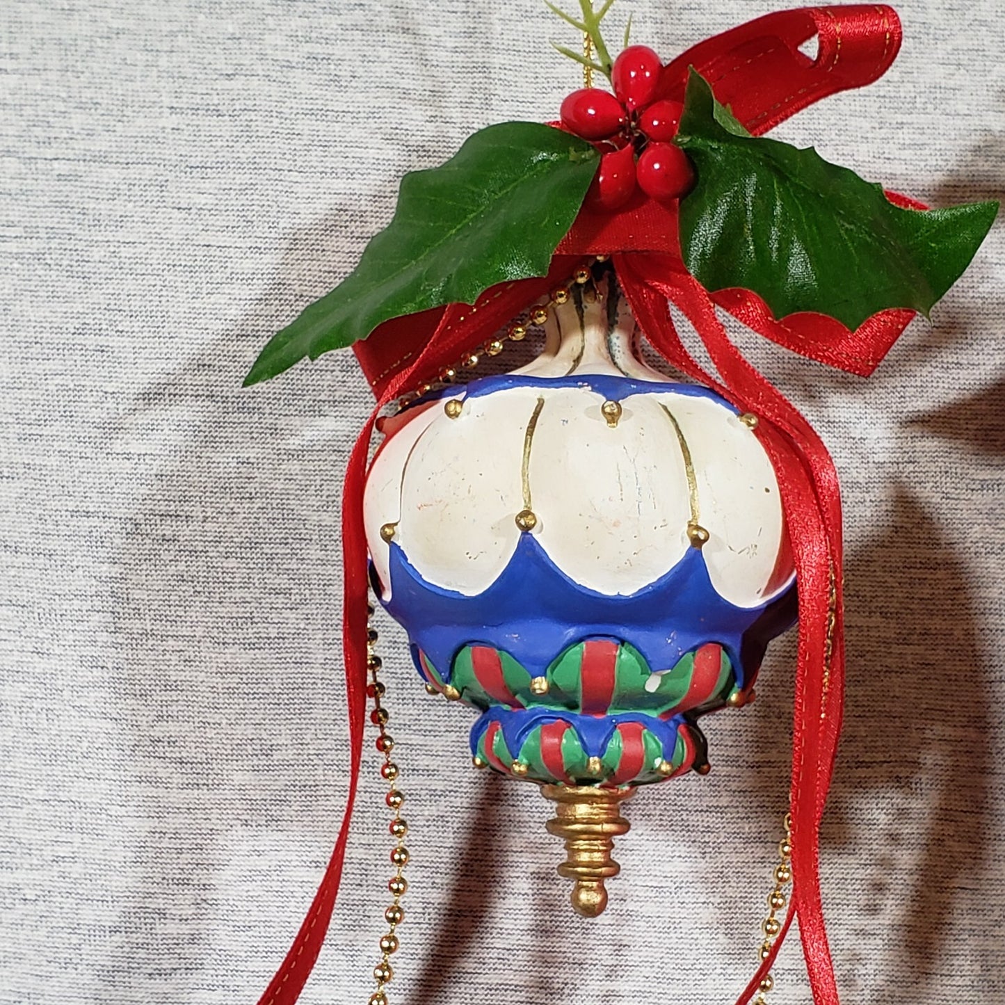 Set of 6 Elegant Bulb Ornaments Christmas Around the World House of Lloyd 1993