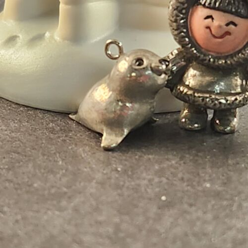 Hallmark Keepsake FROSTY FRIENDS with Husky add on Ornaments And Display Piece 2