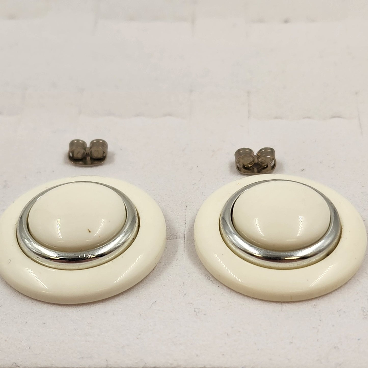 Round White & Silver Tone Pierced Earrings 1” Button Studs Butterfly Closure