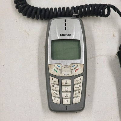 Nokia 2260 Silver Cellphone w Car Charger Battery Vintage Collectors Item As is