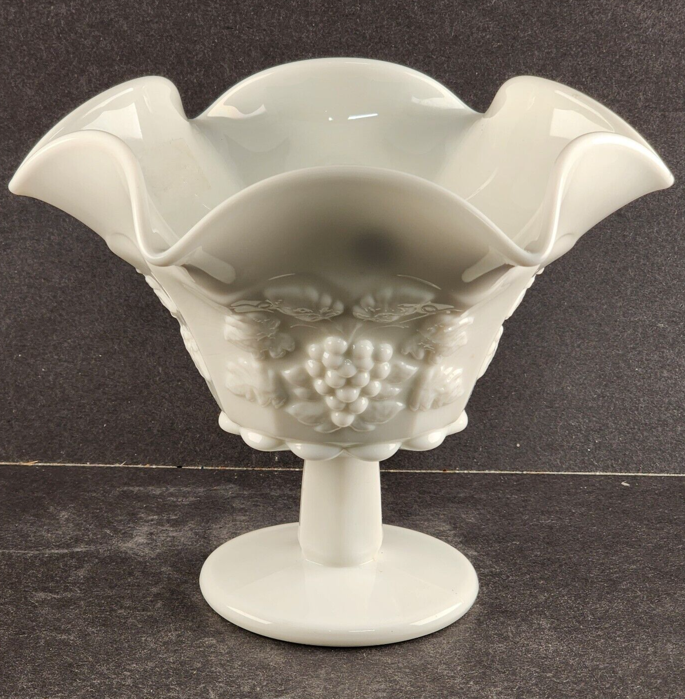 Westmoreland Milk Glass Pedestal 6 Sides Compote White Grape Vines 6¼" Tall EUC