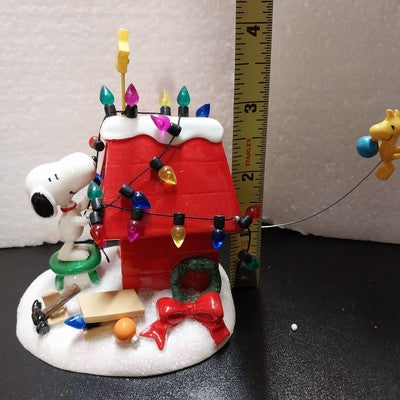 Dept 56 Peanuts "Getting Ready For Christmas" Figurine Snoopy Woodstock Box 3.5"