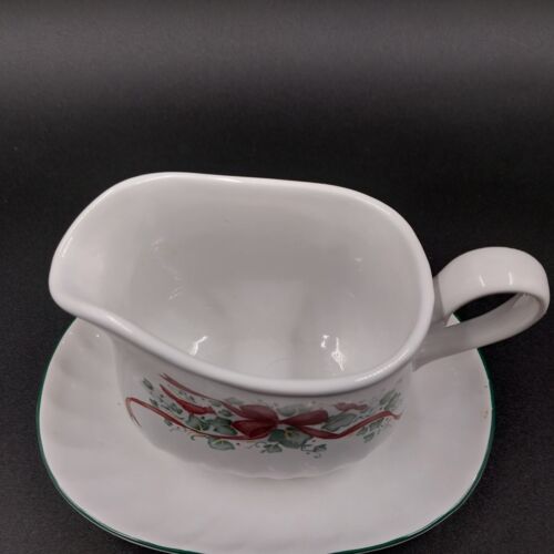 Corelle Coordinates Callaway Holiday Gravy Boat Set Christmas Decor Vintage