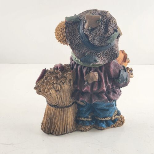 2 Resin Bears Collecting Pumpkins No-Name Brand China 9.75" and 6.75" Figurines